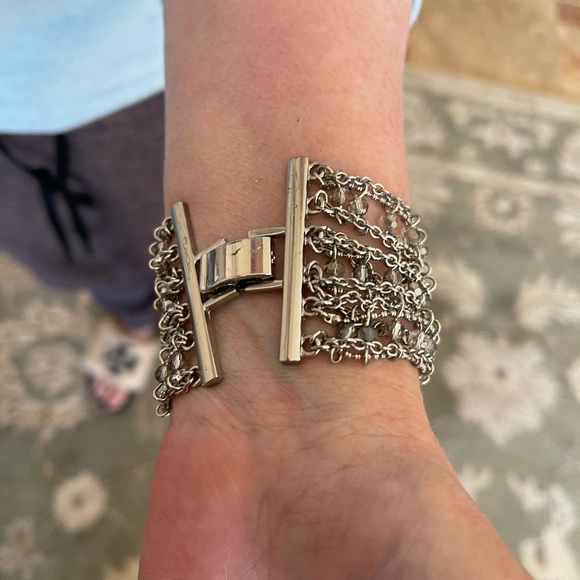 Five pieces of jewelry. One bracelet and four necklaces. - Picture 7 of 13